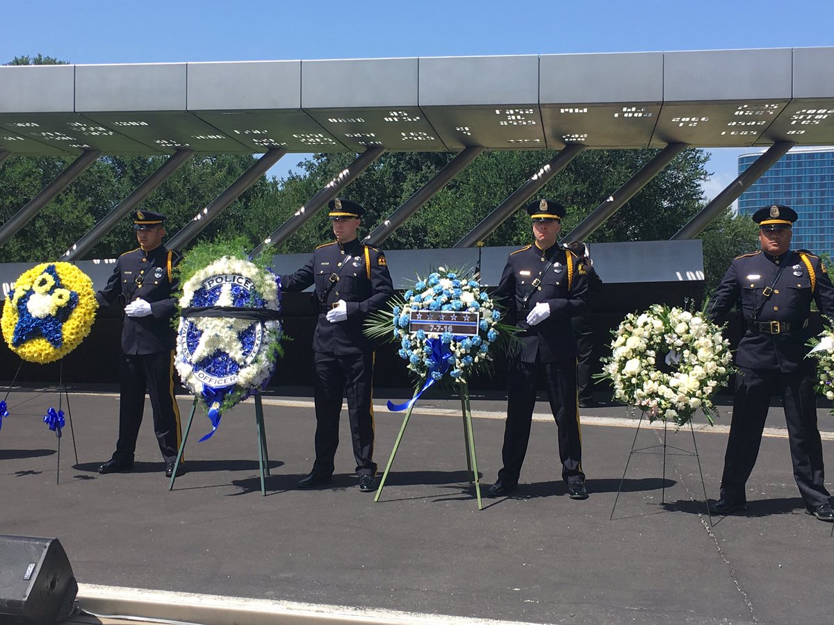 Dallas Police Department Honors Fallen Officers On Police Memorial Day Klif Am